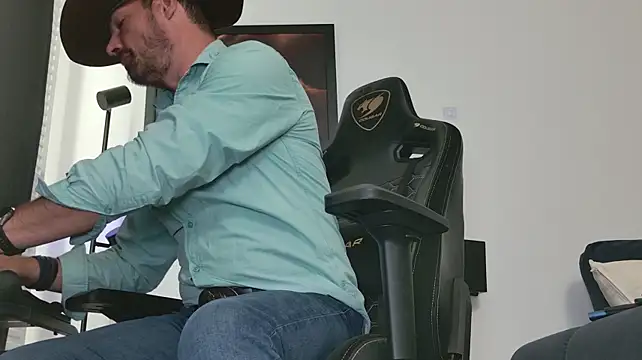 chriskox (Ask my age) - My BIG FAT  COCK  need pleasure