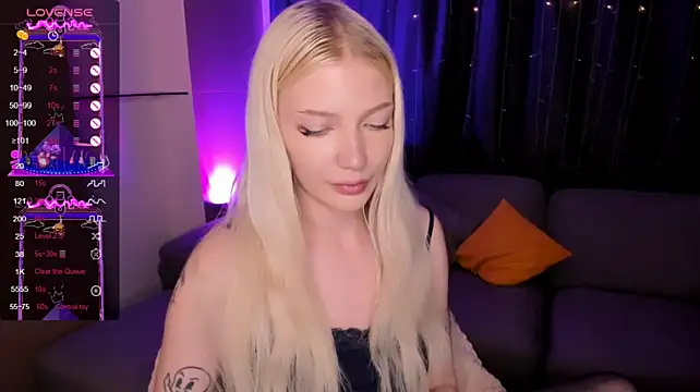 AnyaTaylor_ webcam