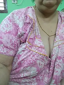 tamil-mayasri (F milf) - Ass flash