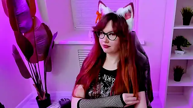 CarolGiggly live cam on StripChat