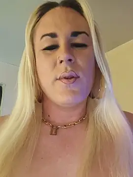 Connie_Pepper webcam