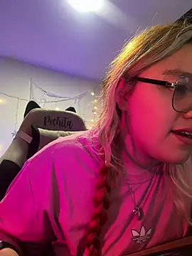 Sophia_Weest99 webcam
