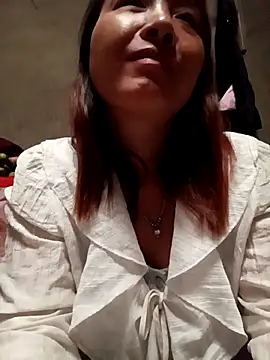 Angelina-Luxxy webcam