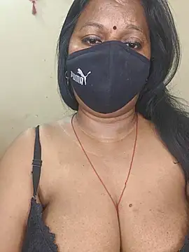 MISS-LOVEV webcam