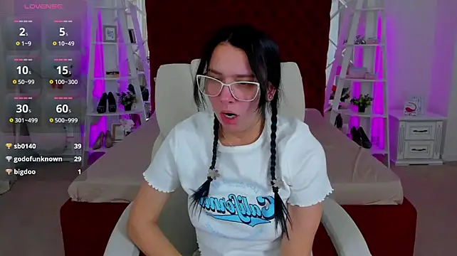 Livia_Shy webcam