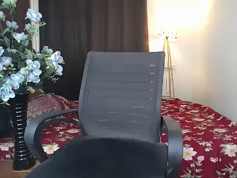 HimalyanDoll webcam
