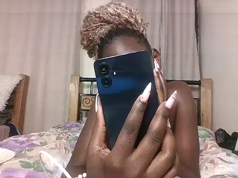 Ebony_rain webcam