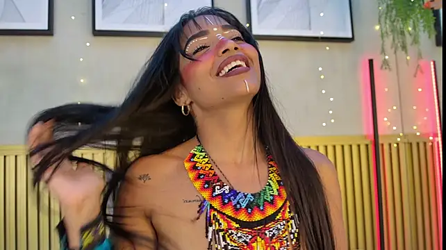 Yara_Fox_