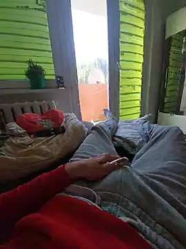 MlodyDres live sex cam
