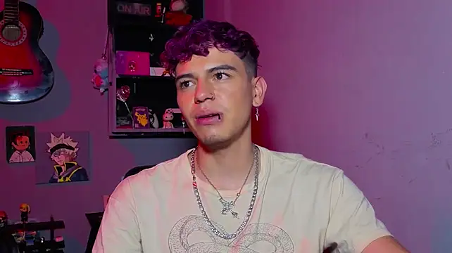 MikeyKuro webcam