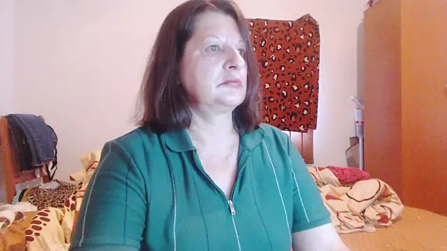 ExtasyMature live cam on StripChat