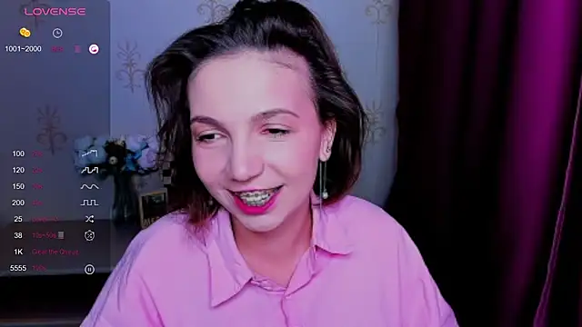 KindHazelHere_ live cam on StripChat