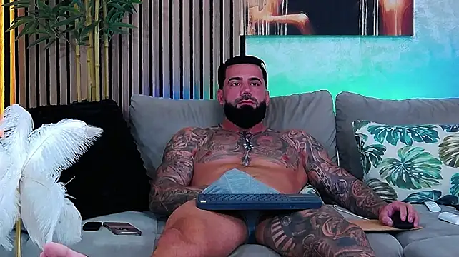 masterkingofmusclee webcam