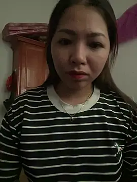 Phiea-nc94 live cam on StripChat