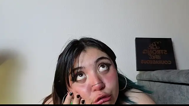 Blueberry_gothic webcam