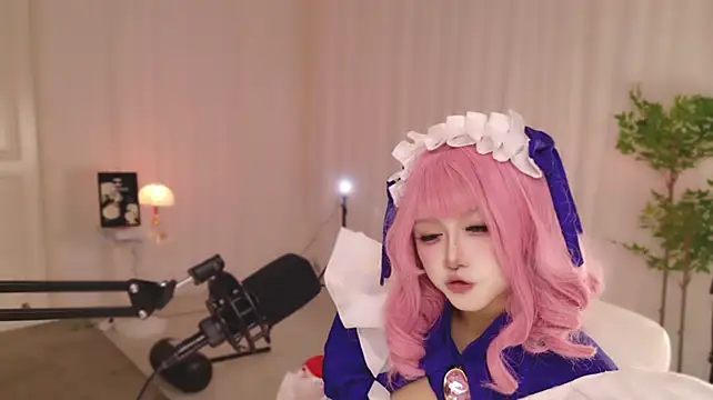 Babycat- live cam on StripChat