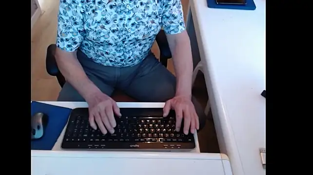 dutchpornking live cam on StripChat
