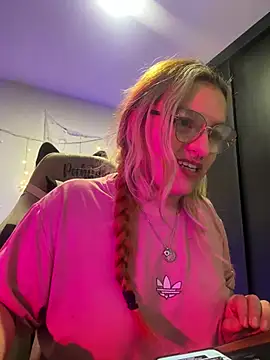 Sophia_Weest99 webcam
