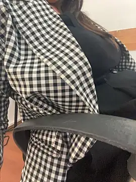 brunettemilf01 webcam
