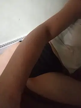 aiai220 live cam on StripChat