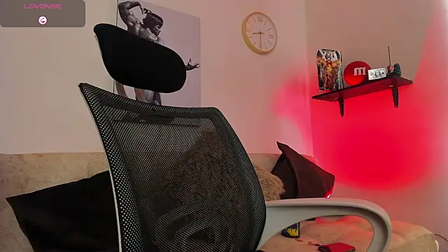 LiamReigns_ webcam