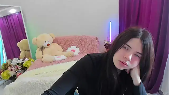 Kira_Vine
