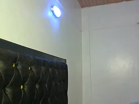 Pixieluck live cam on StripChat