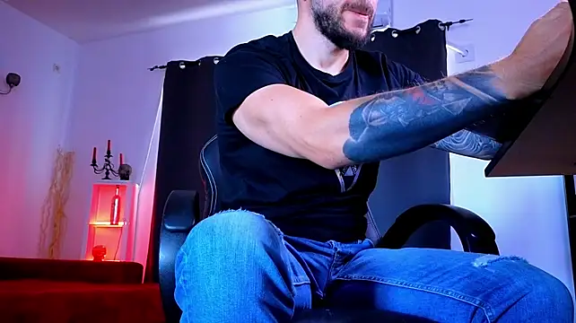 MightyAaron66 webcam