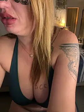 Megan_off webcam