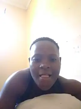 BUBBLY-QWEEN webcam
