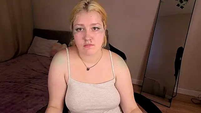 Lollybunnyy webcam