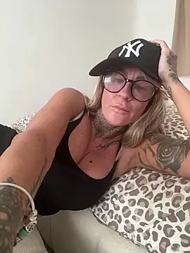 Velvet-DesireXX webcam
