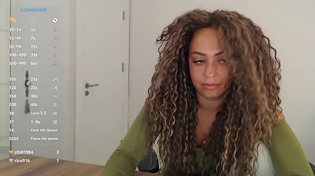 _Just_A_queen_3_ webcam