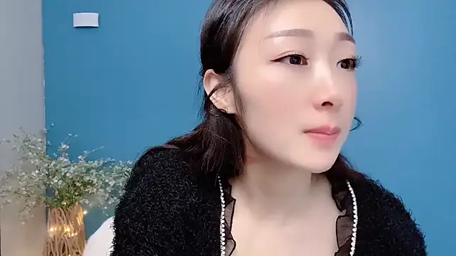 ella55-- webcam