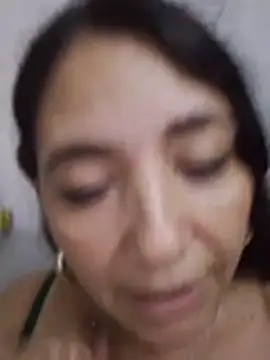cachonda69- live cam preview