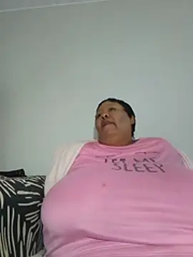 nancy111 (F milf) - Make Me cum and squit in my toy