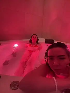 twohotgirl