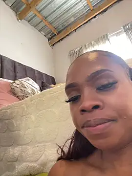 LuciousLips96 webcam