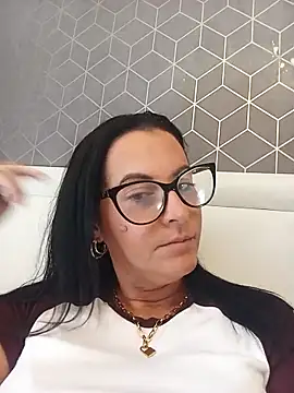 VelvetNaughty-Shem webcam