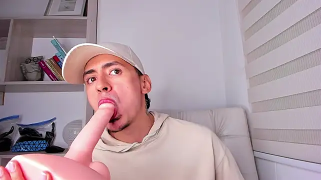 Aaron_Tate