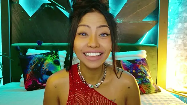 ElyaQuinn webcam