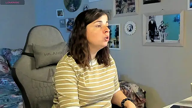 MartaEdams webcam