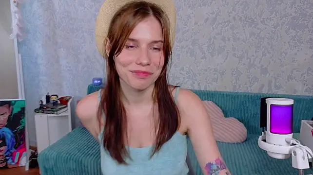 CleoBloom_ webcam