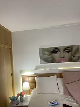 NicolleFerragamo7 webcam
