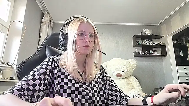 PlumyPrance webcam