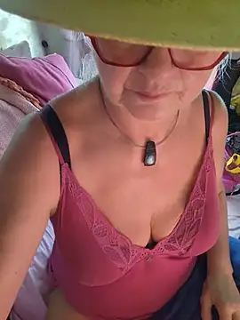 Hot-Muci live cam on StripChat
