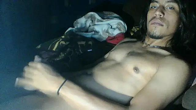 AlexAlejandro13 webcam