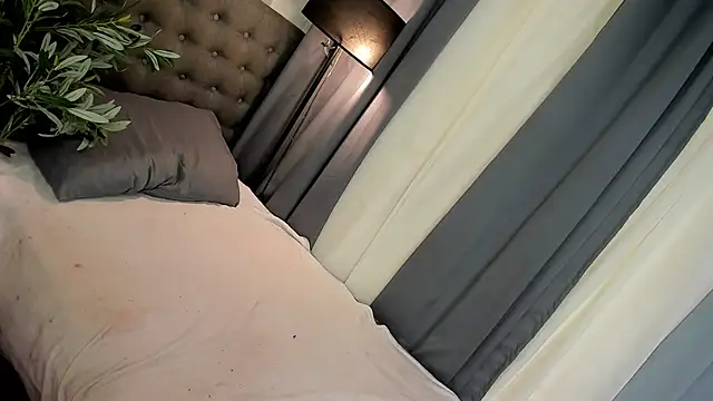 AsianHugecockAnna webcam