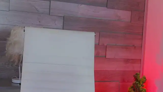 LunaHart live cam preview