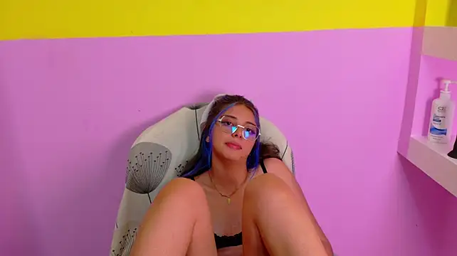 Kyomi_Hunt webcam